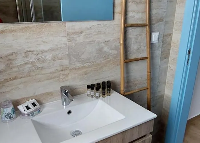 The Whale House * Балеал