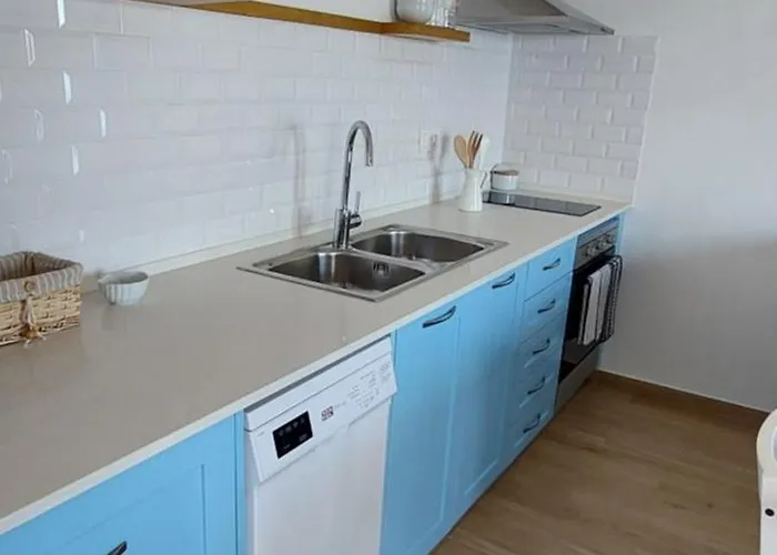 Апартаменты The Whale House