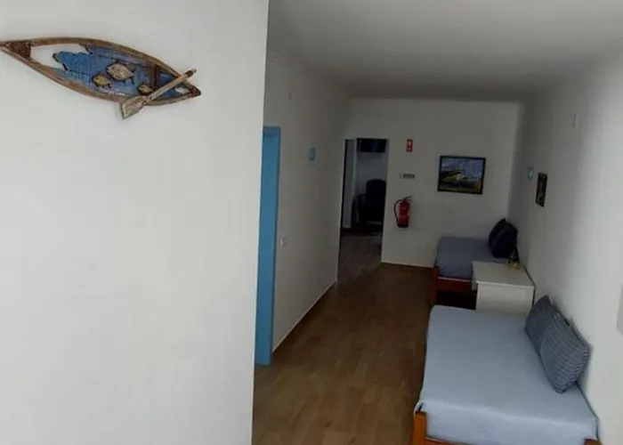 The Whale House Daire *