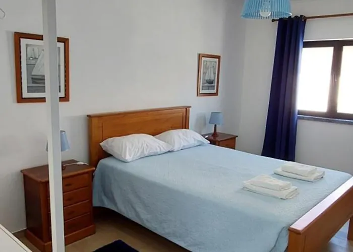 Апартаменты The Whale House *