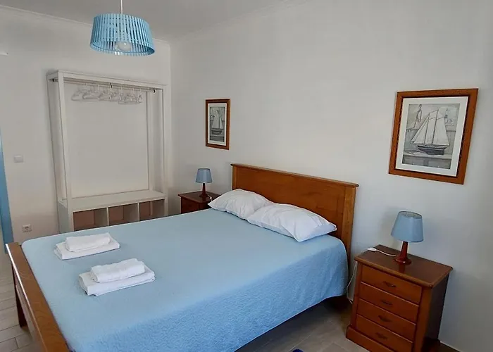 The Whale House Апартаменты *